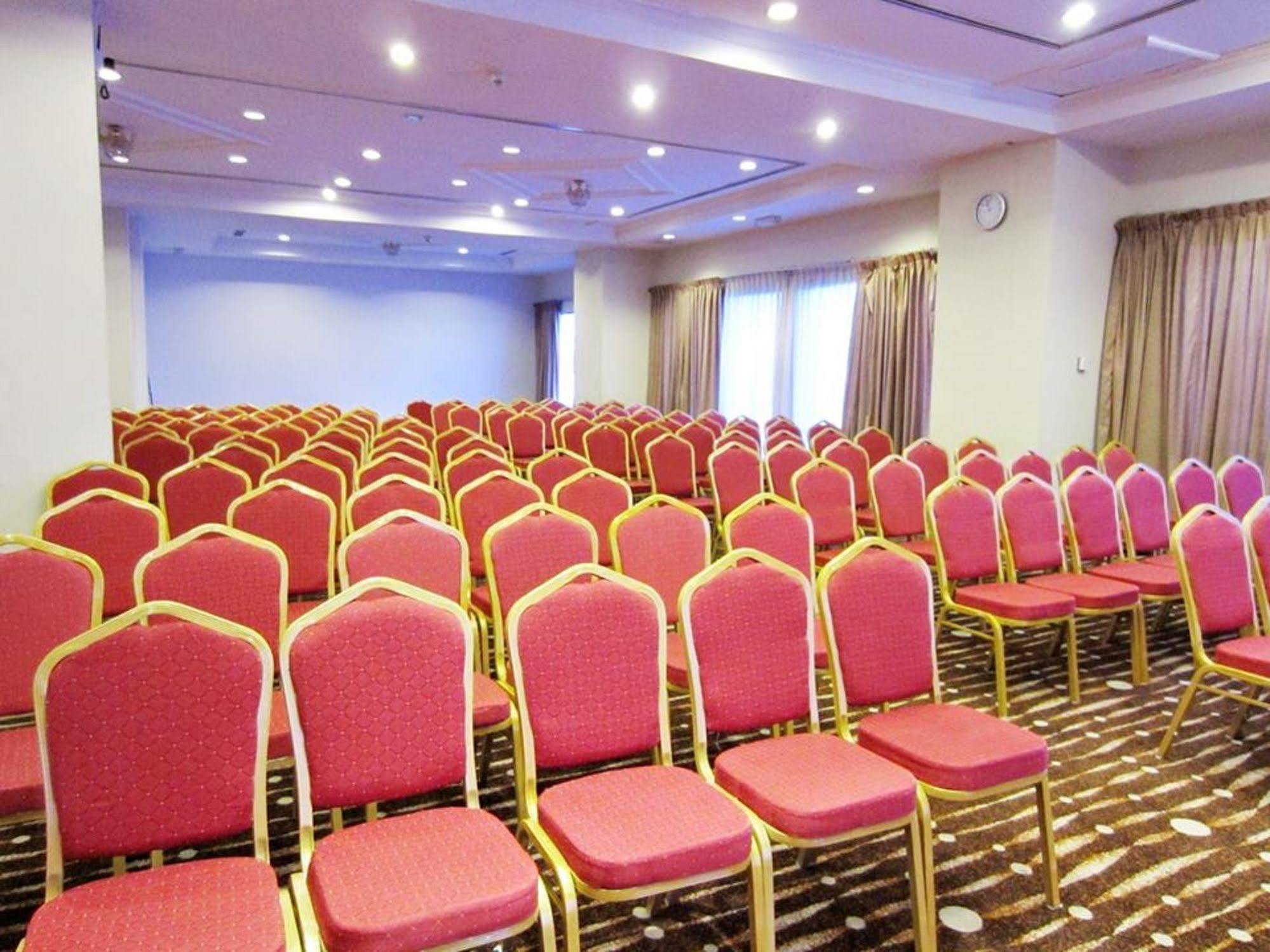 Promenade Service Apartment Kota Kinabalu Eksteriør billede