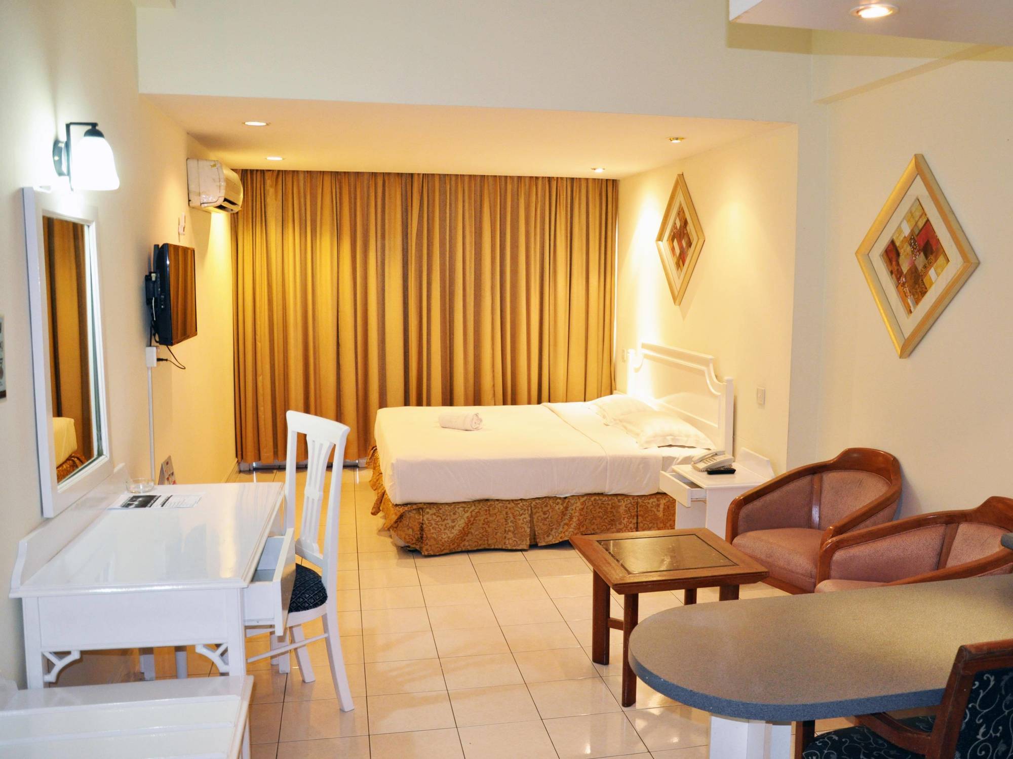 Promenade Service Apartment Kota Kinabalu Eksteriør billede